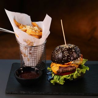Black Wolf burger