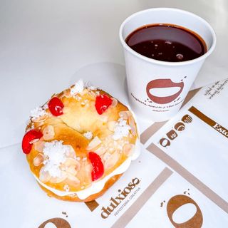 Mini roscón relleno+chocolate caliente