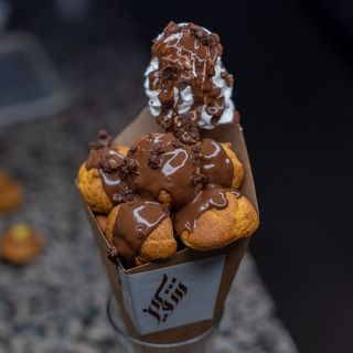 Pyramide de choux chocolat blanc 
