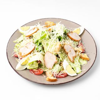 салат "цезарь" с курицей