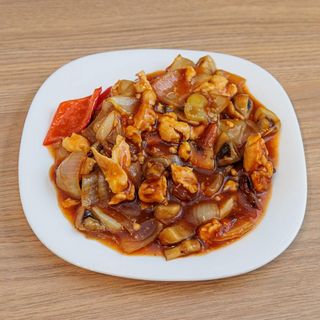 Mešano meso sa lukom ljuto