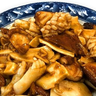 Calamares Con Bambú Y Setas