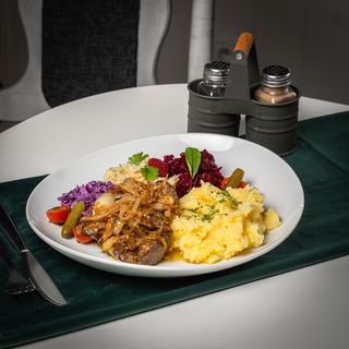 Wątróbka drobiowa z cebulką