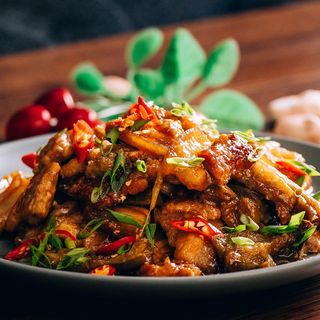 Tigaie picanta porc 350 gr.