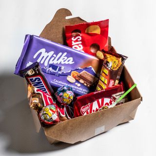 Caixa mix chocolates e chupas 