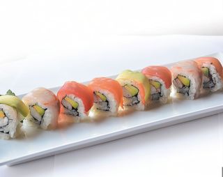 085. Uramaki rainbow roll 8 pezzi