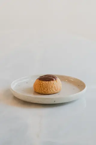 Chou Chocolat Tonka