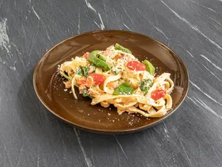 Tagliatelle z łososiem