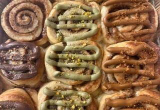Cinnamon Roll Pistacho