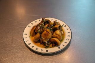 Platillo de champiñones con salsa Mery de Harissa