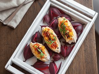 Брускета з  гарбузовим кремом та тартаром з лосося (200g)