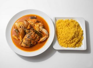 Sauce claire poisson + attiéké huile rouge