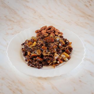 T12 - Teletina sa bademom i povrćem