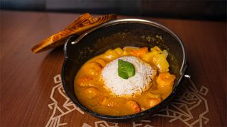 CURRY AMARILLO GAMBAS