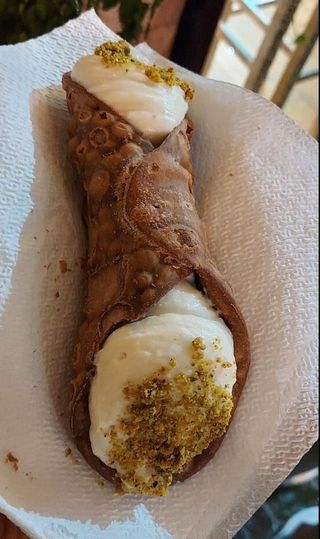 cannolo siciliano grande
