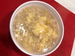 Sopa de maiz con pollo