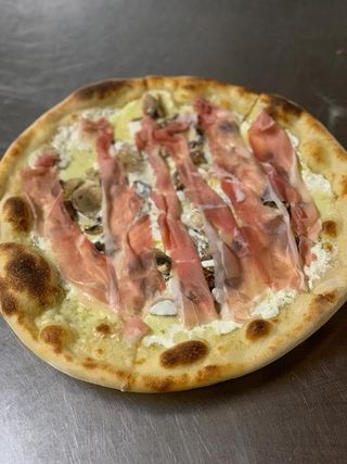 14. Pizza classica principessa