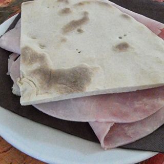 Crescia mortadella