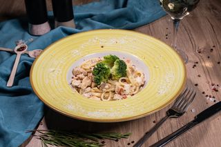 Spaghette cu pui și broccoli