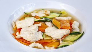 126. Pollo con verdure miste