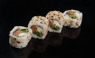 Урамаки Пушена сьомга (4бр)