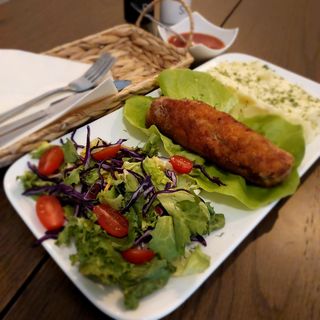 Kotlet po Ukraińsku z puree ziemniaczanym 