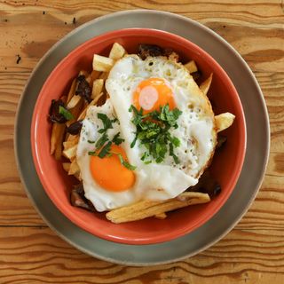 Ovos Rotos com Mix de Cogumelos