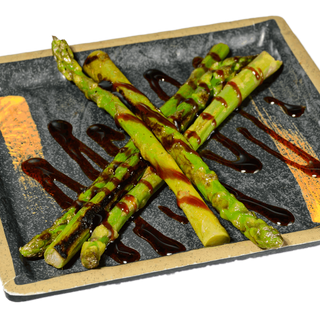 B17. Asparagi alla griglia in salsa teriyaki