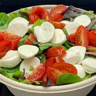 Insalata con mozzarella di bufala e speck