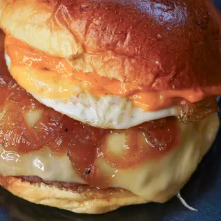 Hamburguesa Brätem