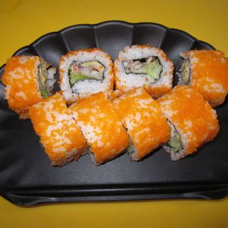 83A-Uramaki Cangrejo De Concha Blanca, Lechuga Y Tobiko (8 Pzs.)