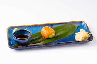 Temari cu somon si avocado