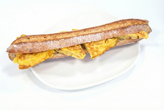 Bocadillo Rústico de Tortilla de Patatas