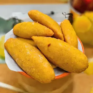 Empanada De Maíz Con Queso (4 Uds.)
