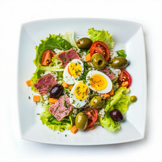 5. Ensalada De Leituga, Tomate, Cenoria, Atún, Remolacha E Ovo Cocido