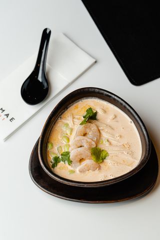 Tajska zupa kokosowa