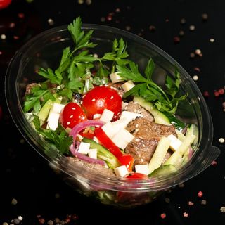 Салат з теплою телятиною