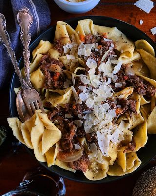 Pappardelle con ragù alla genovese