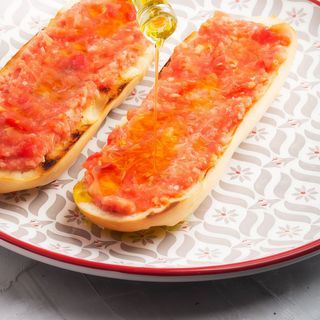 Tapa De Pan Tomate