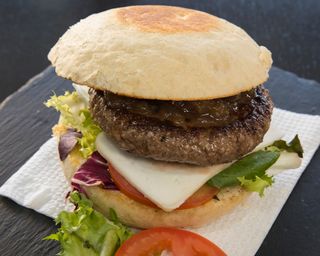 H-12 Hamburguesa angus deluxe