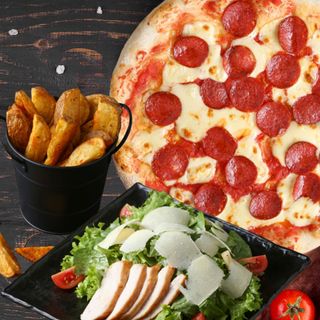 Պիցցա Պեպերոնի + Կեսար աղցան + Գյուղական կարտոֆիլ