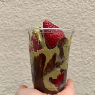 Dubai Chocolate Covered Strawberries 