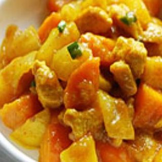 Pollo con Salsa de Curry 