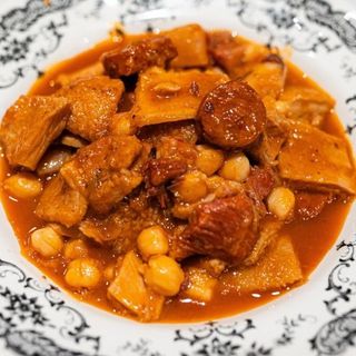 Callos con garbanzos