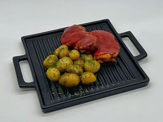 Стейки курячі з  картоплею (300g)