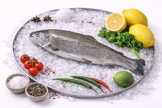 Păstrăv eviscerat România ~500g / 1 buc