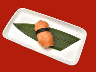 Нігірі  з лососем холодного копчення (50g)