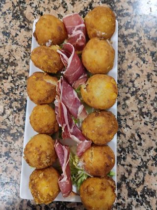 Ración De Croquetas Caseras De Jamón
