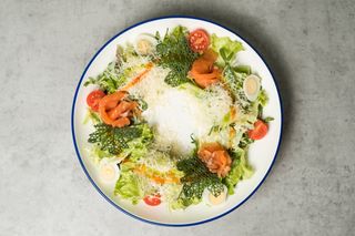 Салат Цезар з лососем (180г)