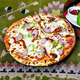 პიცა „ბარაქა’’ ლორით